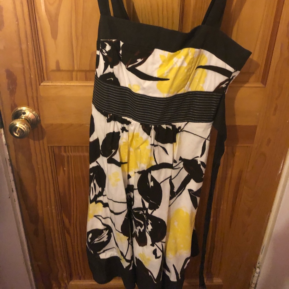 Size 7 brown and yellow sun dress